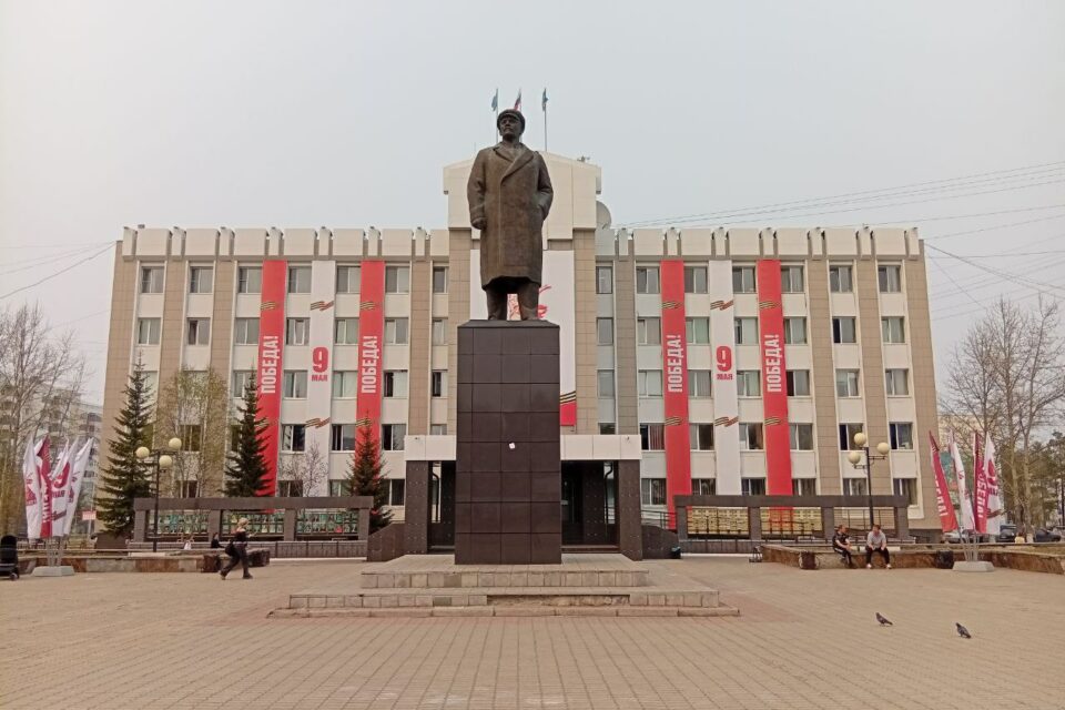 Несмотря на профицитный городской бюджет, Нерюнгри выглядит неблагоустроенным и заброшенным