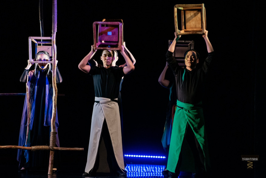 На фото: якутские театралы — победители конкурса разных лет