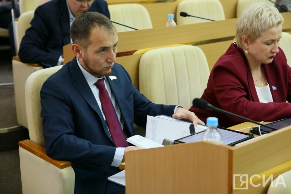 Иноагент Александр Иванов* лишен депутатского мандата парламента Якутии