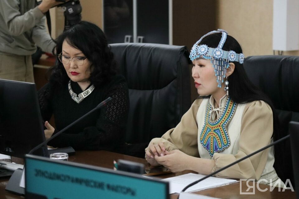 В парламенте Якутии обсудили проблемы и перспективы государственных и официальных языков