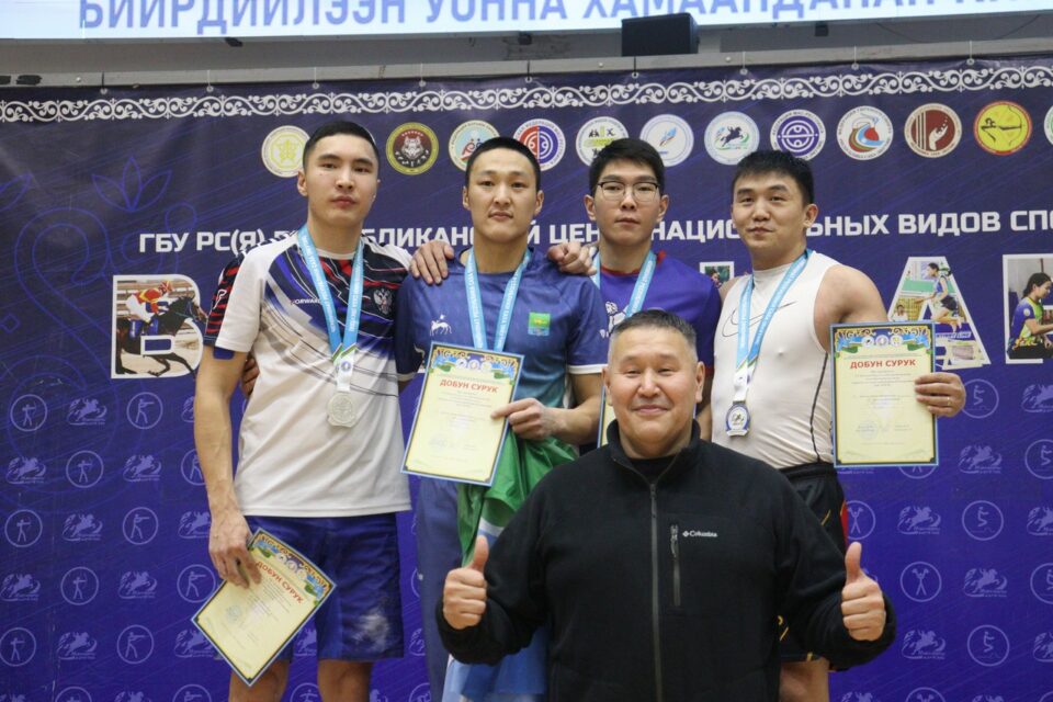 Определены новые чемпионы Якутии по мас-рестлингу