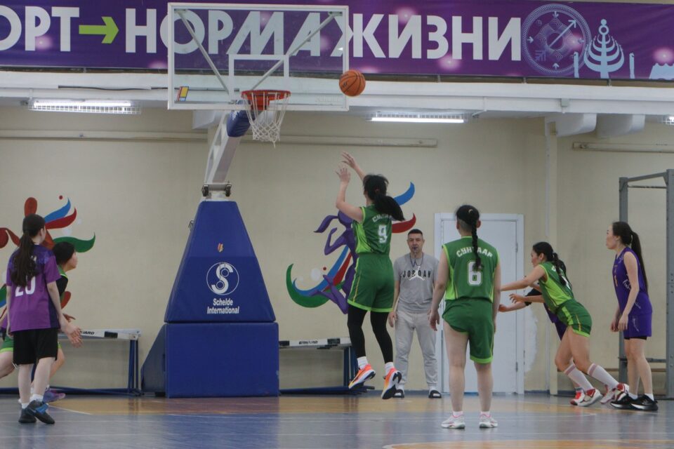 Стартовал чемпионат Якутии по баскетболу среди женских команд