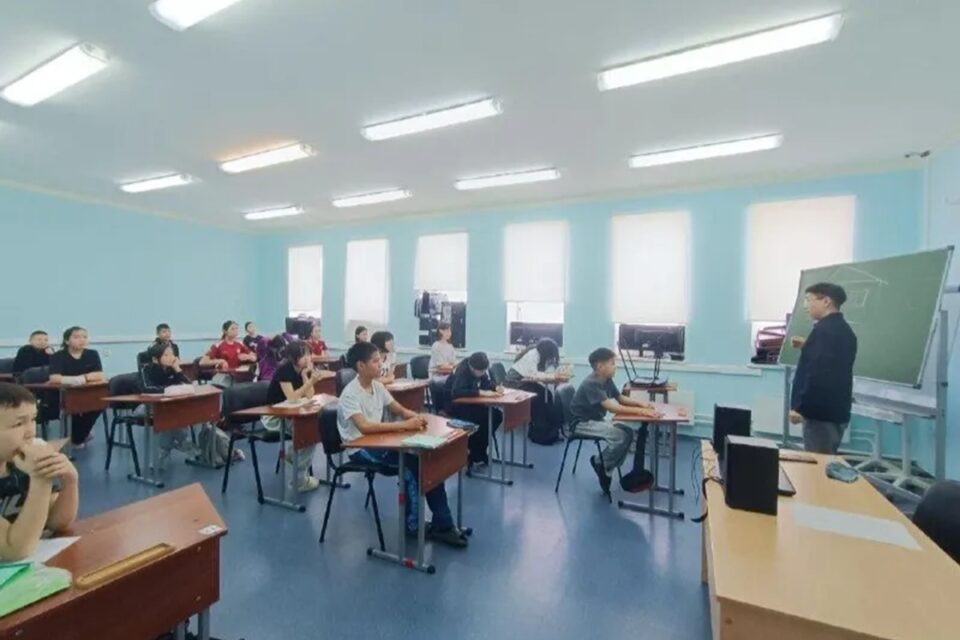 В Якутии стартовала смена «ОРеШка» для юных математиков