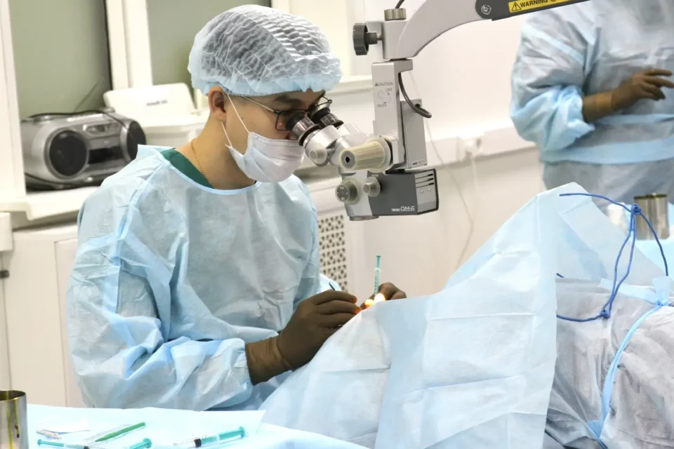 Порядка 30 операций по удалению катаракты проведут офтальмологи в Верхоянском районе Якутии