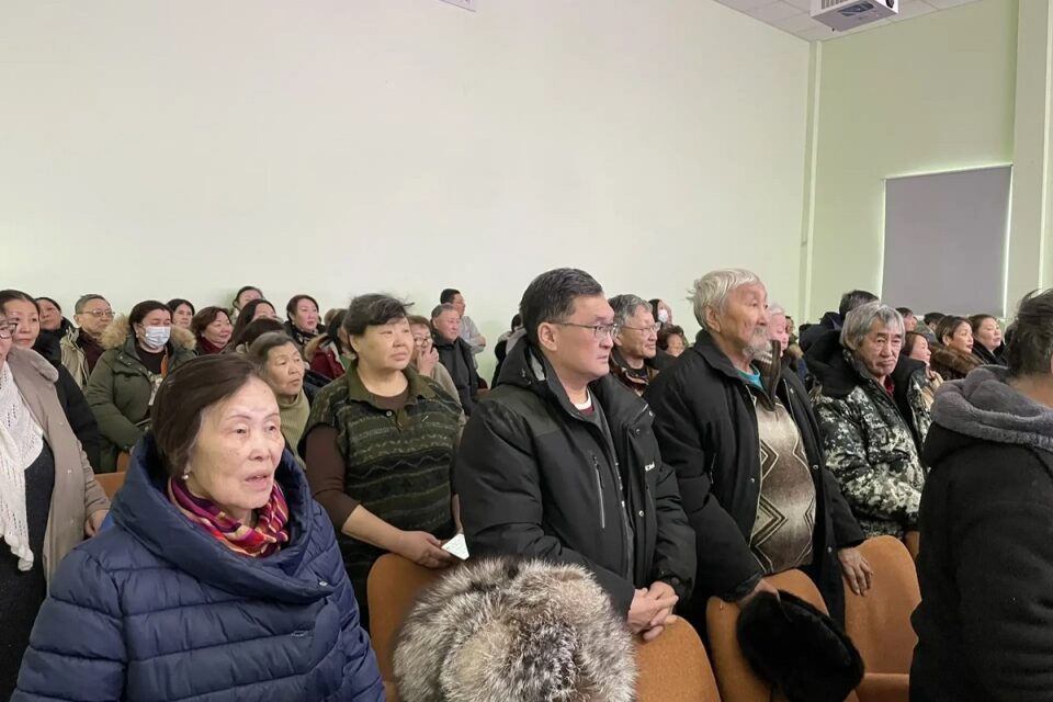 Жители Тойбохоя ставят вопрос возобновления работы АЗС