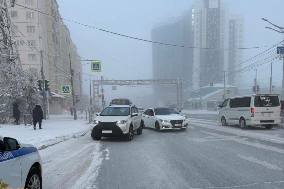 В Якутске за выходные произошло 11 ДТП, пострадал пешеход