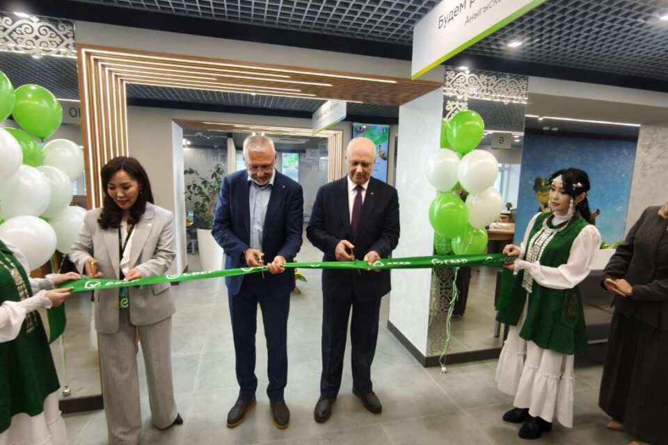 В центре Якутска открылся обновленный офис Сбера