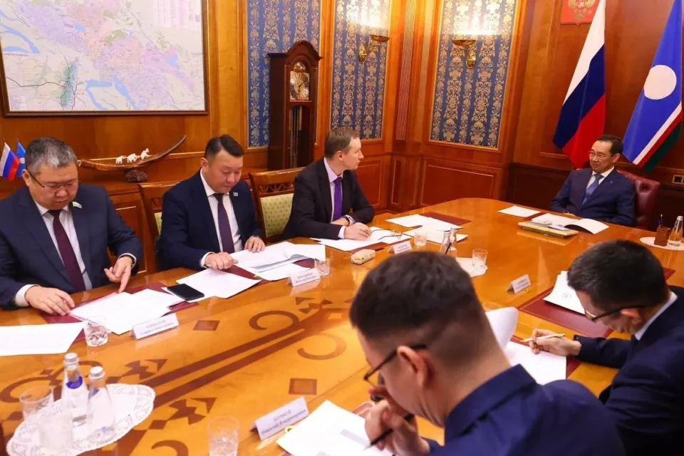 Глава Якутии провел встречу с заместителем гендиректора РусГидро