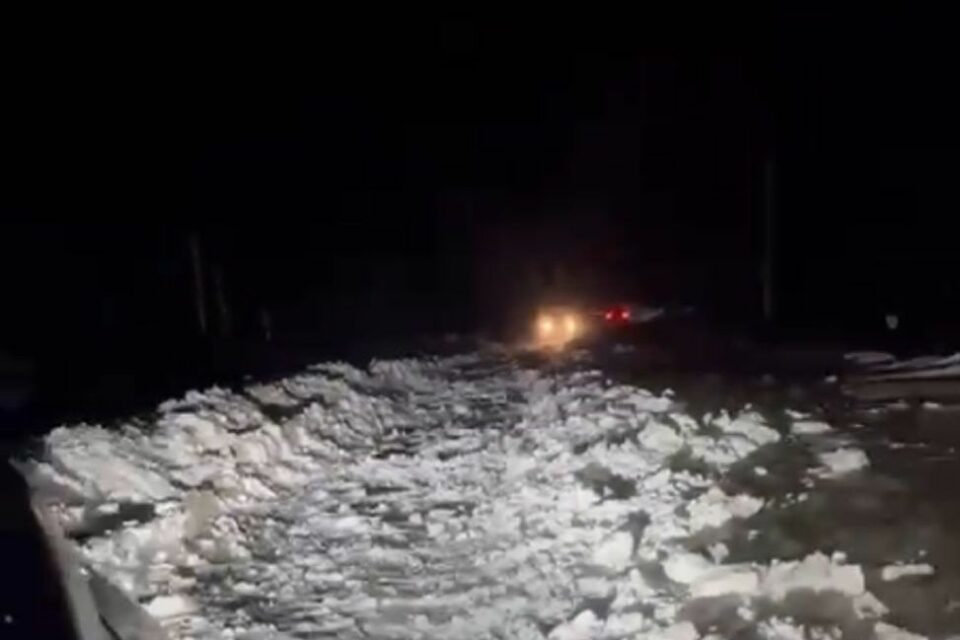 В Якутии из-за непогоды временно закрыли автозимник «Эдьигээн»