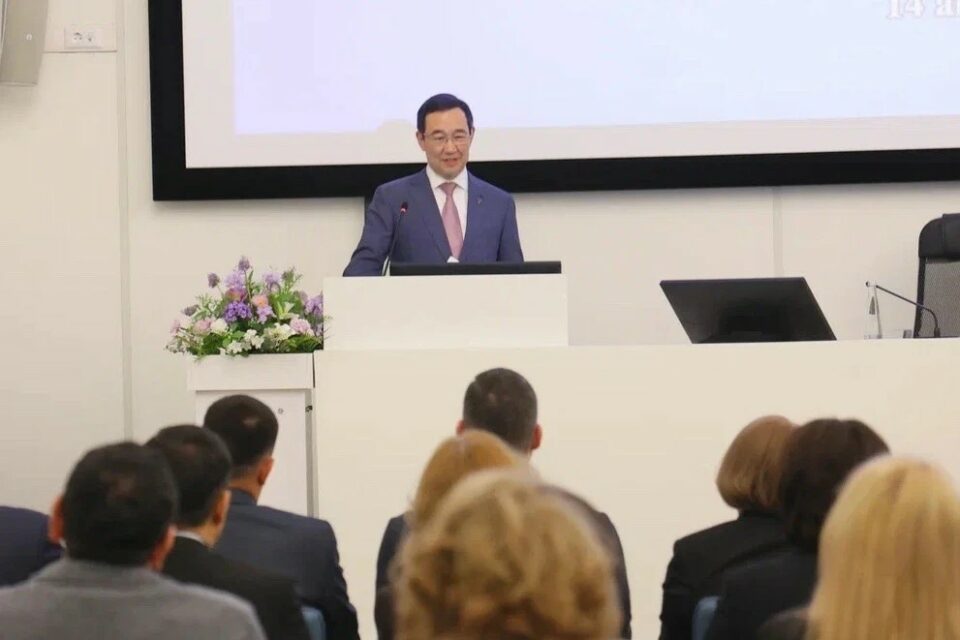 Айсен Николаев: «К 2030 году продолжительность жизни в Якутии должна превысить 80 лет»