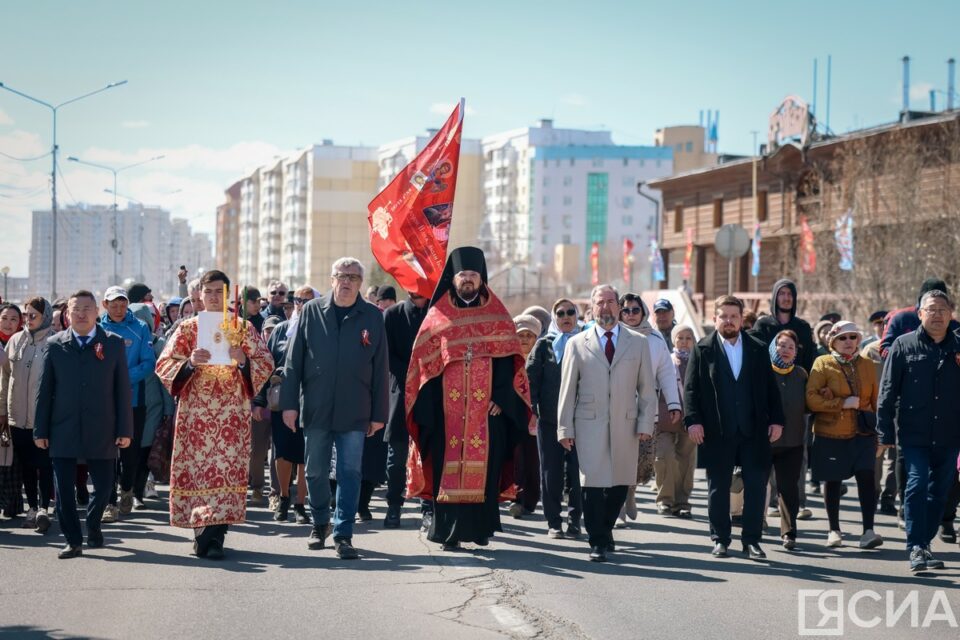 Крестный ход накануне Дня Победы состоялся в Якутске