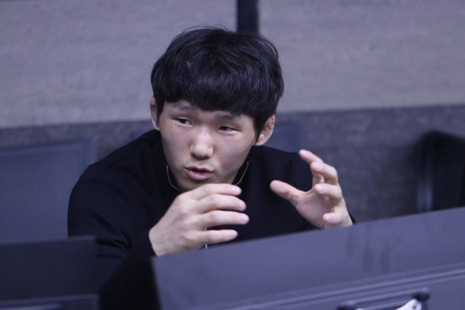 В Якутии поздравили победителя первенства России по вольной борьбе Виктора Яковлева
