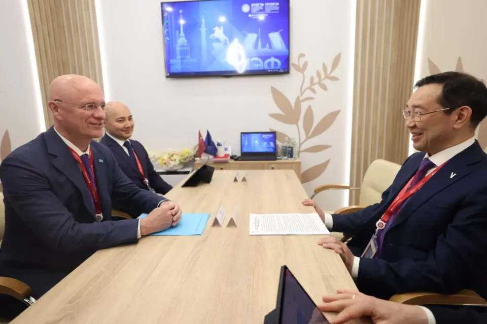 Якутия и Казахстан договорились о расширении сотрудничества на ПМЭФ-2026