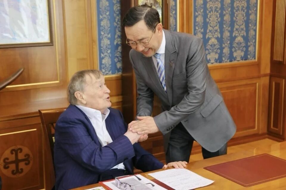 Глава Якутии поддержал создание программы подготовки ученых для изучения Ленских столбов
