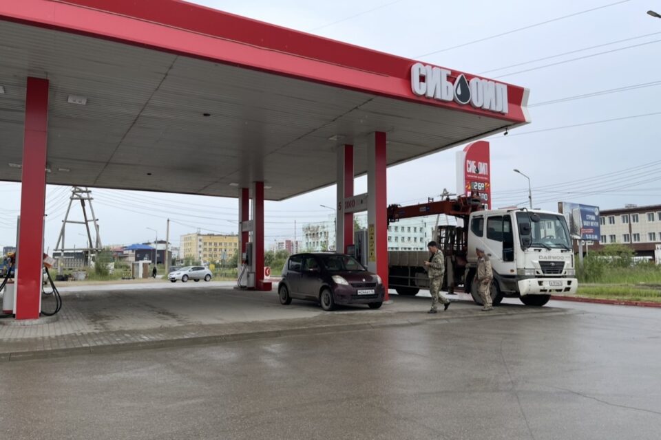 «СибОйлу» предоставлен очередной товарный заём бензина
