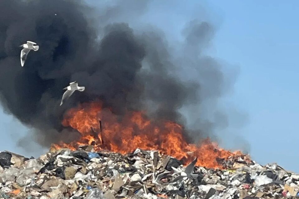 Пожар на мусорном полигоне в Якутске почти локализован