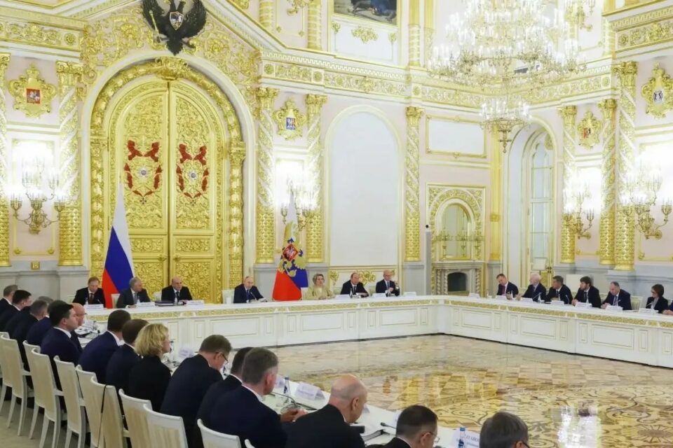Айсен Николаев принял участие в заседании Совета по стратегическому развитию и нацпроектам
