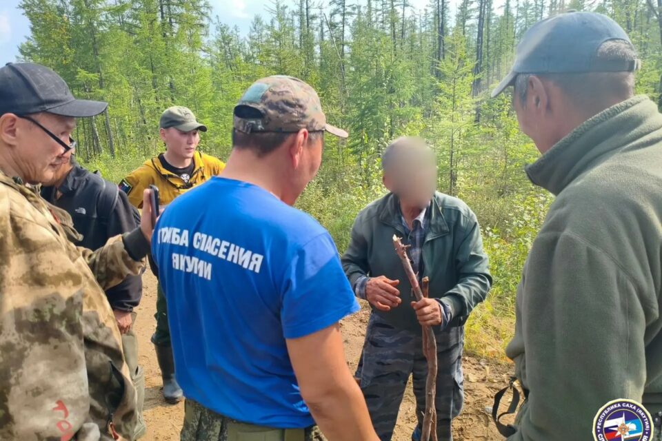 В Сунтарском районе нашли потерявшегося в лесу 67-летнего ягодника
