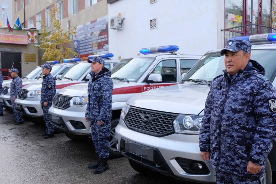 Якутские росгвардейцы получили пять новых УАЗов «Патриот»