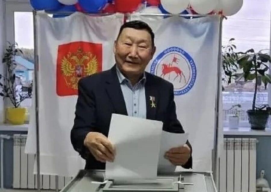 Герой Труда Владимир Михайлов отдал голос одним из первых