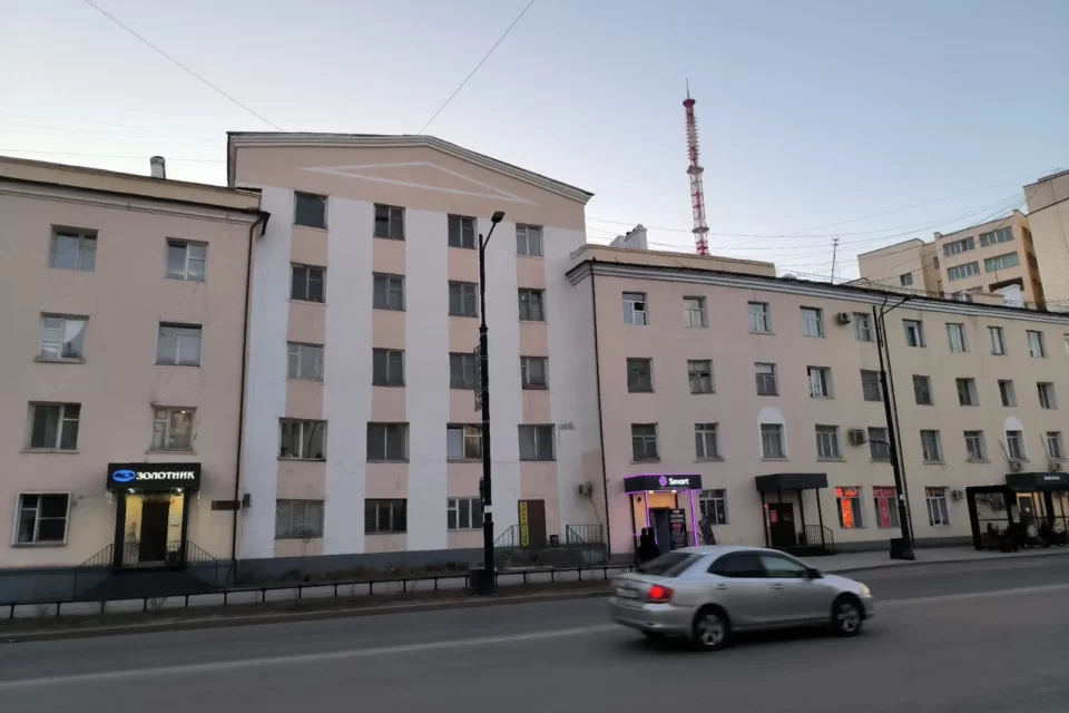 «В год 85-летия нас выгоняют»: Союз художников Якутии попросили освободить 15 мастерских