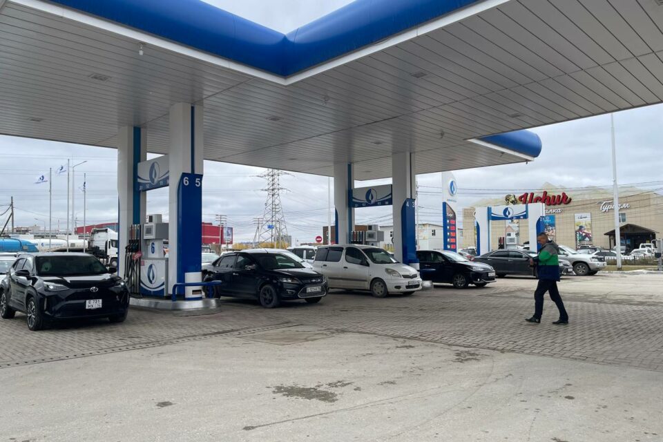В Якутии заключены соглашения о стабилизации цен на моторное топливо
